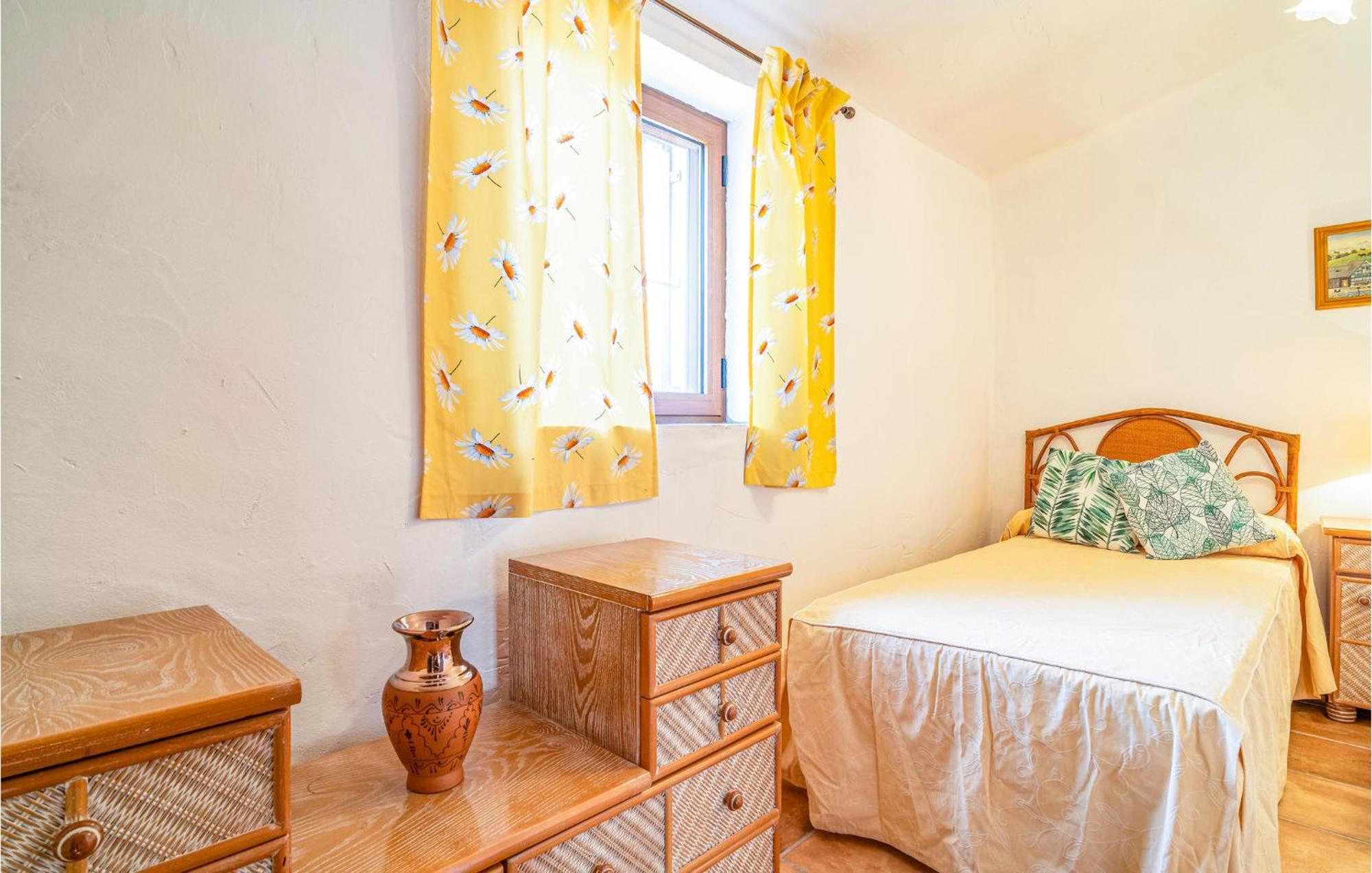 Gorgeous Home In Cajiz With Wifi Cajis Exterior photo
